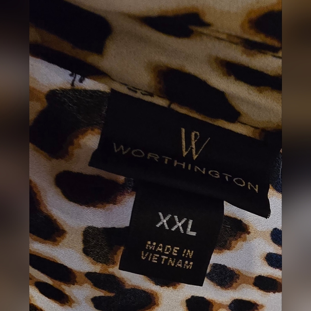 Worthington Leopard Print Button Down Shirt - Picture 7 of 7